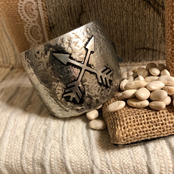 Jewelry - 🖤DOUBLE ARROW CUFF BRACELET🖤